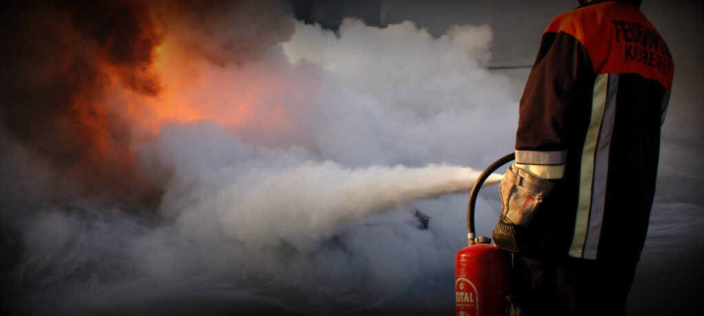Die richtige Benutzung des Feuerlöschers!