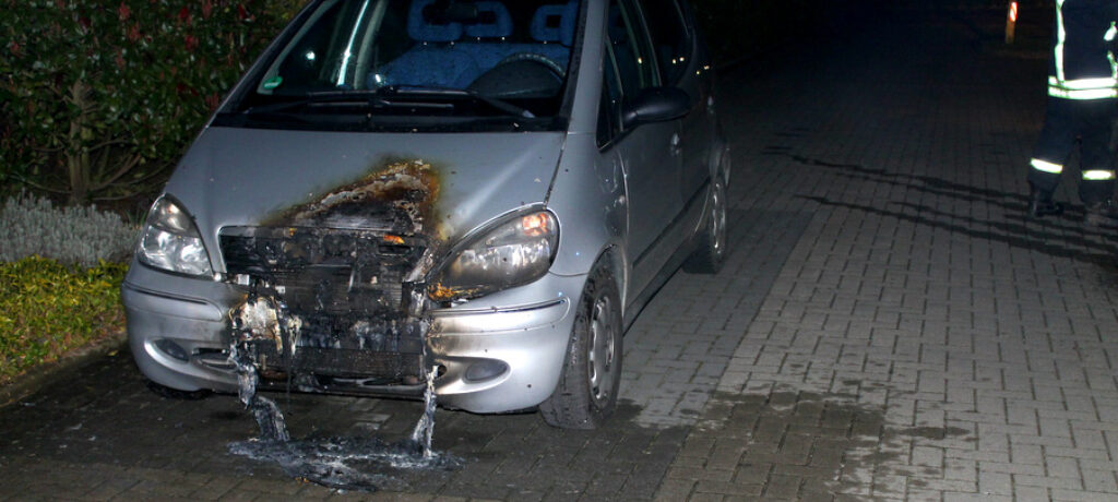 Fahrzeugbrand im Neubaugebiet