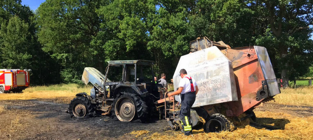 Heupresse verursacht Flächenbrand
