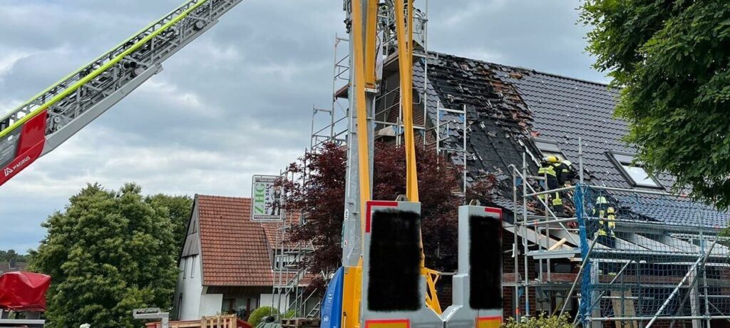 Feuerwehr Rulle bei Hausbrand in Belm